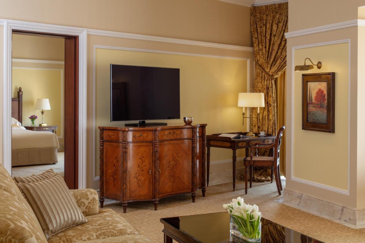 ザ リージェンシー ホテル クウェート エクステリア 写真 A suite at the Ritz-Carlton, Boston