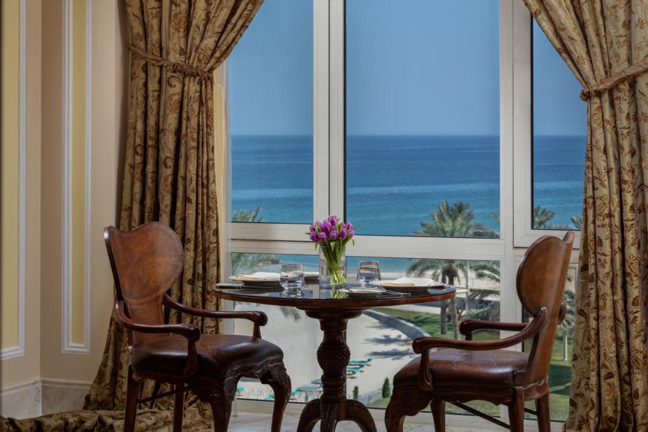ザ リージェンシー ホテル クウェート エクステリア 写真 A view of the Gulf of Aqaba from the hotel