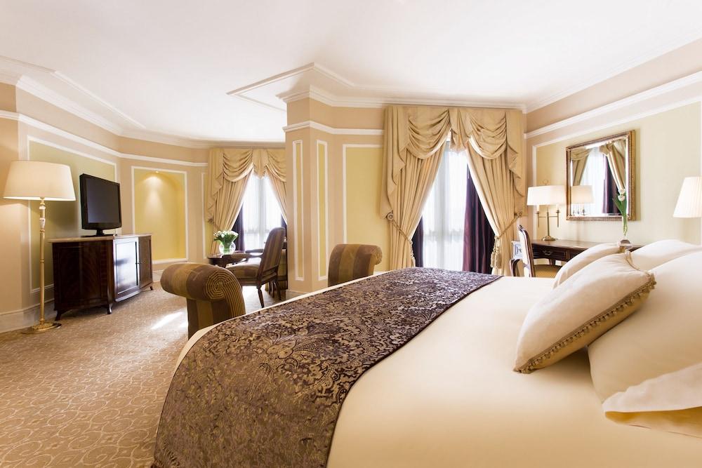 ザ リージェンシー ホテル クウェート エクステリア 写真 A suite at the Four Seasons Hotel, London