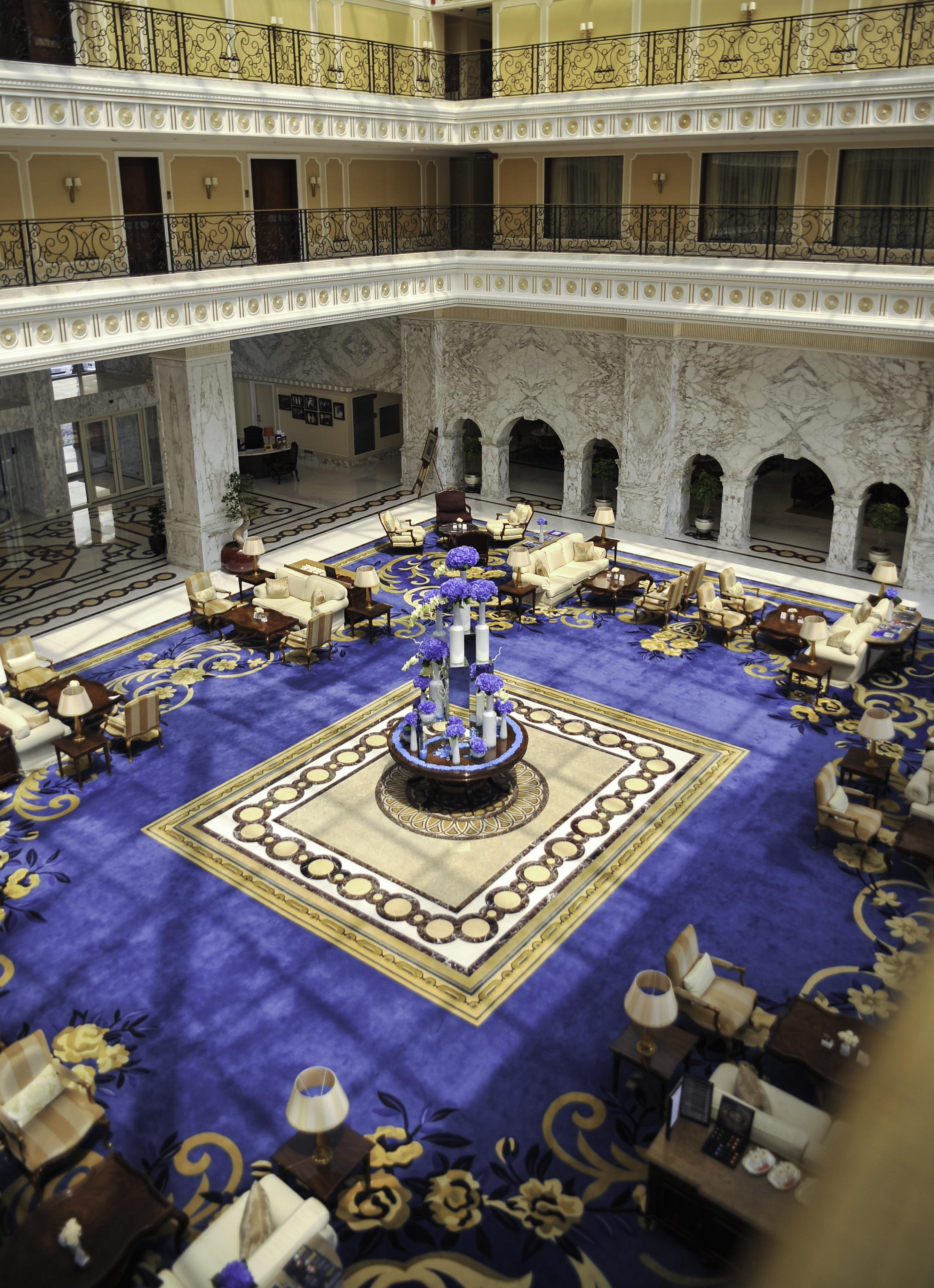 ザ リージェンシー ホテル クウェート エクステリア 写真 The lobby of the hotel
