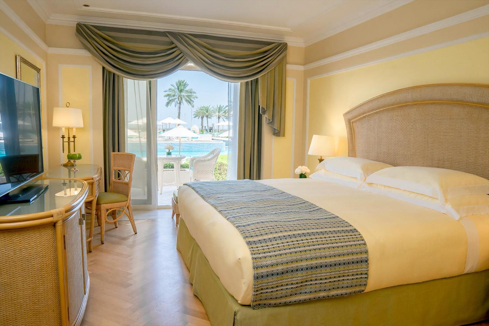 ザ リージェンシー ホテル クウェート エクステリア 写真 A room at the Hilton Sharm El Sheikh Resort
